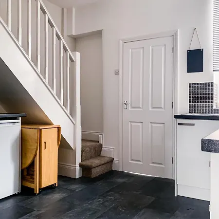 Apartament Maple House - Quaint Victorian With Free Parking *