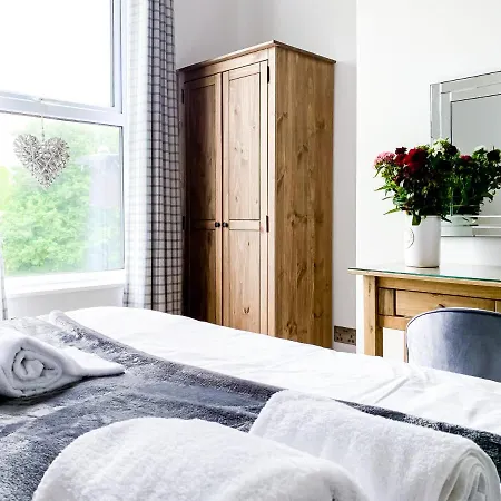 Maple House - Quaint Victorian With Free Parking Apartament York