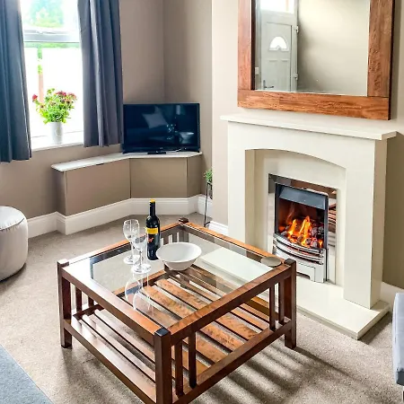 Maple House - Quaint Victorian With Free Parking York