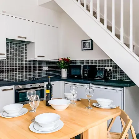 Maple House - Quaint Victorian With Free Parking Apartmán