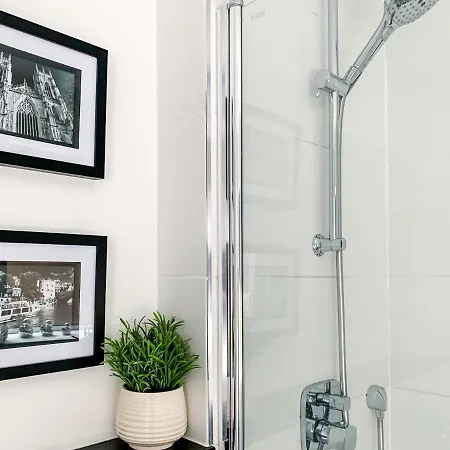 Maple House - Quaint Victorian With Free Parking Apartmán *