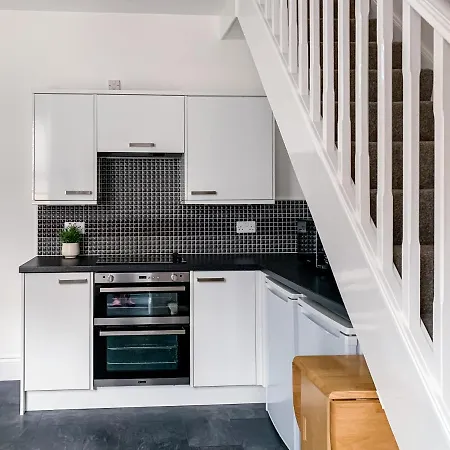 Maple House - Quaint Victorian With Free Parking Apartament York