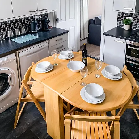 Maple House - Quaint Victorian With Free Parking Apartament