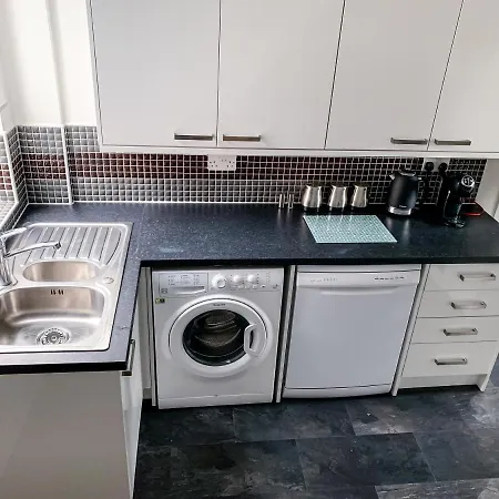 Maple House - Quaint Victorian With Free Parking Apartment *