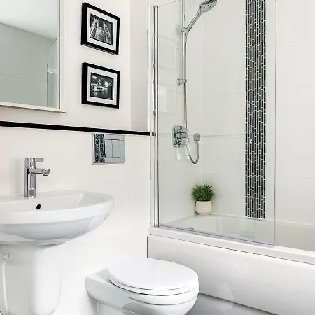 Maple House - Quaint Victorian With Free Parking