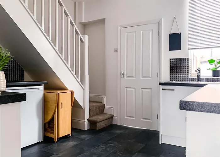 Apartamento Maple House - Quaint Victorian With Free Parking *