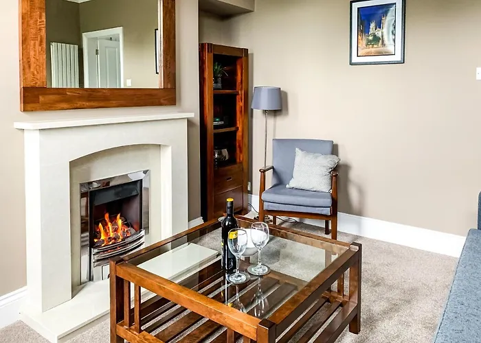 Maple House - Quaint Victorian With Free Parking Apartamento