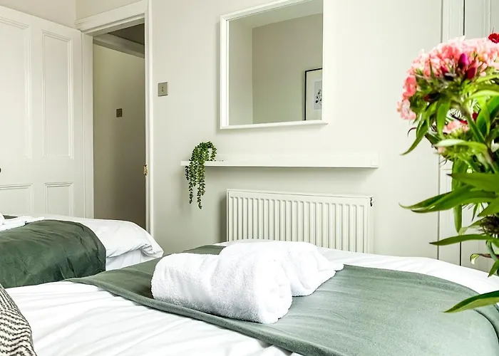 Maple House - Quaint Victorian With Free Parking * York