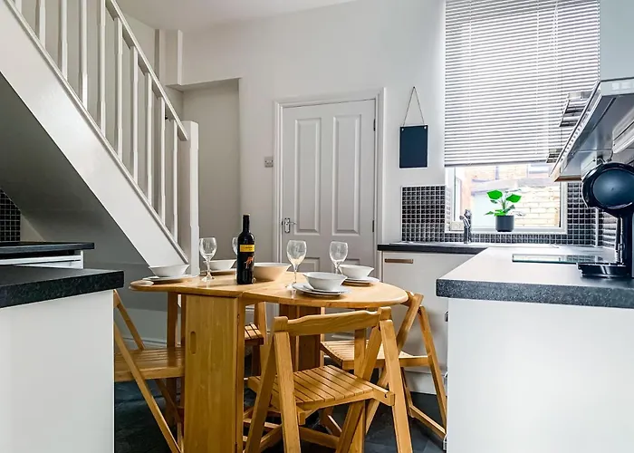 Maple House - Quaint Victorian With Free Parking Apartamento