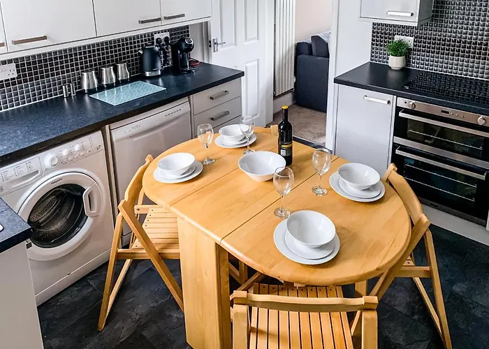 Maple House - Quaint Victorian With Free Parking Apartamento