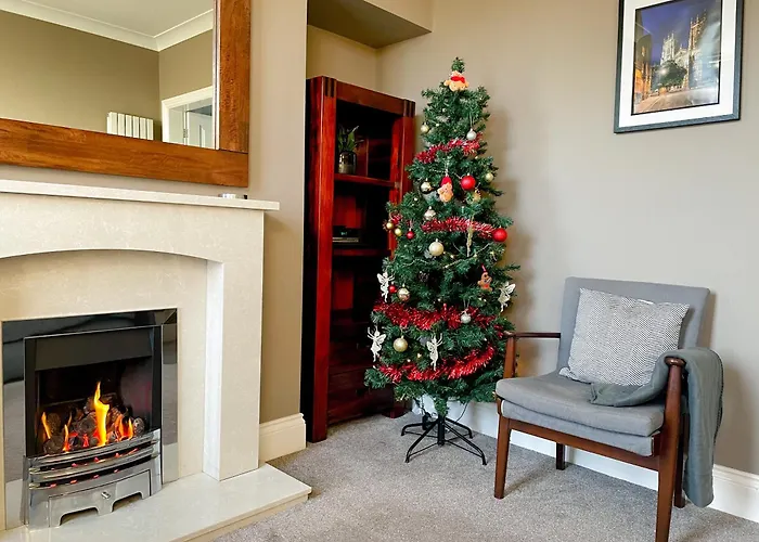 Maple House - Quaint Victorian With Free Parking York