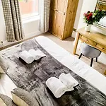 Apartment Maple House - Quaint Victorian With Free Parking