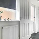 Apartment Maple House - Quaint Victorian With Free Parking